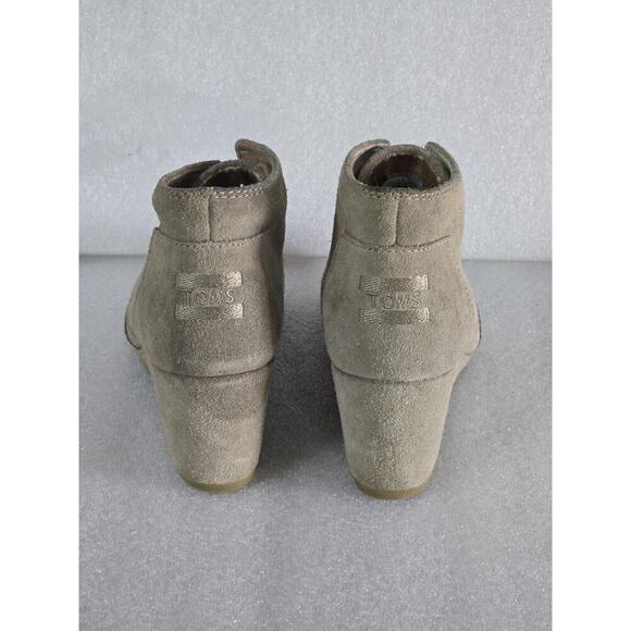 TOMS Women's Wedge Bootie Taupe Gray Boots Shoes Suede Cottage Fairy size W9 W 9 - Picture 3 of 6